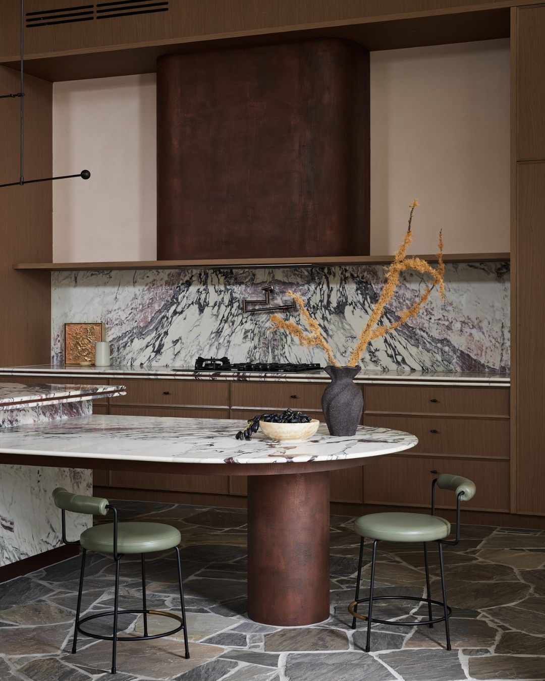 HOW TO CREATE A COHESIVE MATERIAL PALETTE FOR YOUR HOME