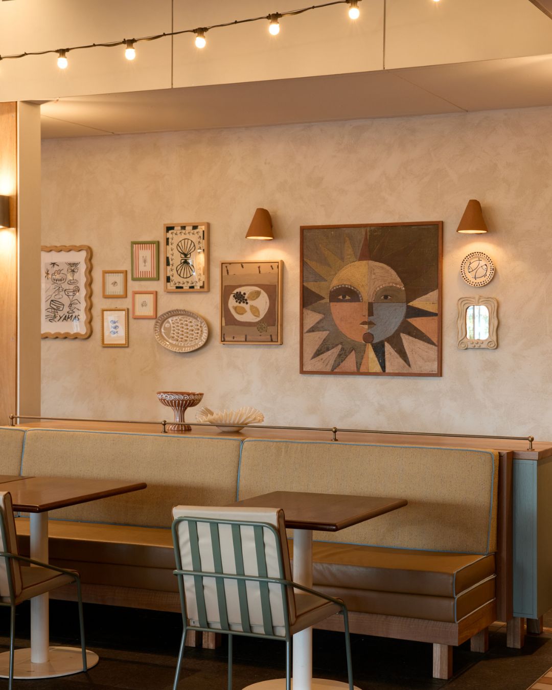 HOW TO CREATE A GALLERY WALL